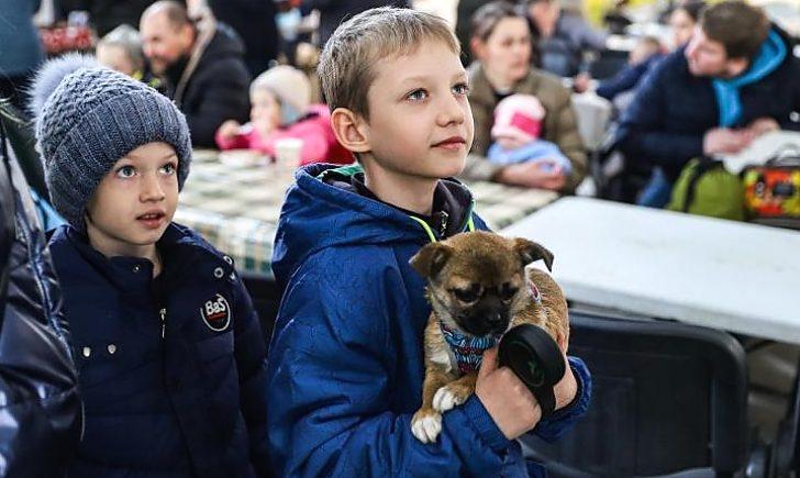 Стаття Діти ВПО можуть безкоштовно отримати зимовий одяг: куди звертатися Ранкове місто. Донбас