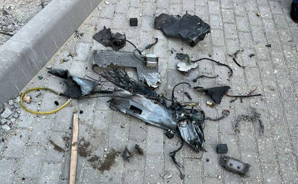 Стаття В жодному разі не фотографуйте: українцям пояснили, чому не можна показувати збиті дрони? Ранкове місто. Донбас
