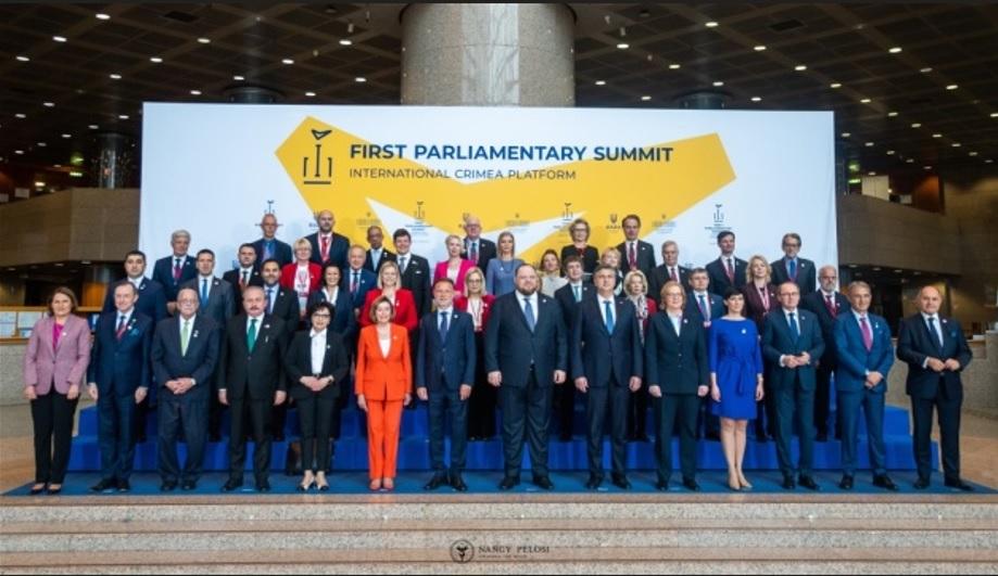 Стаття Схвалене Спільну декларацію Першого Парламентського саміту Кримської платформи Ранкове місто. Донбас
