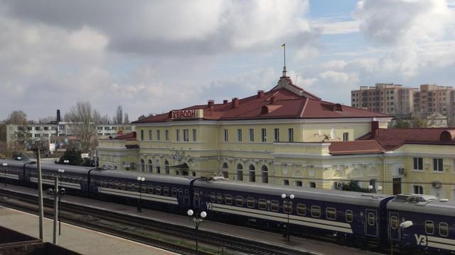 Стаття До звільненого Херсону призначають другий пасажирський потяг Утренний город. Донецьк