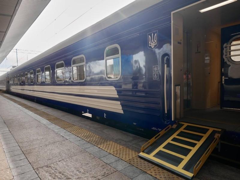 Стаття Подорожувати комфортно: в деяких потягах з’являться “інклюзивні” вагони Утренний город. Донецьк