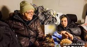 Стаття Найменшому врятованому - 2 роки: поліція рятує малечу із зони боїв на Донеччині Утренний город. Донецьк