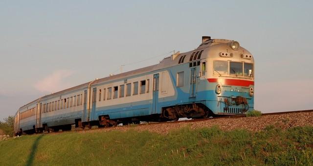 Стаття Одеська залізниця відновлює пасажирське сполучення з Снігурівкою Ранкове місто. Донбас