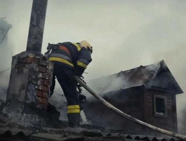 Стаття У Сумах 11-річна дівчинка врятувала трьох дітей від пожежі Ранкове місто. Донбас