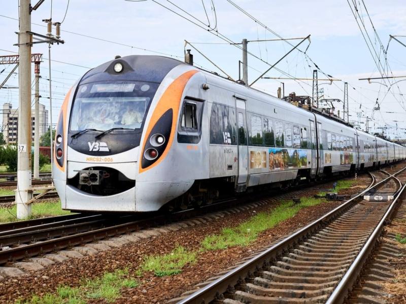 Стаття Повертається на маршрут швидкісний поїзд Київ-Дніпро-Запоріжжя, який не курсував більше року Ранкове місто. Донбас