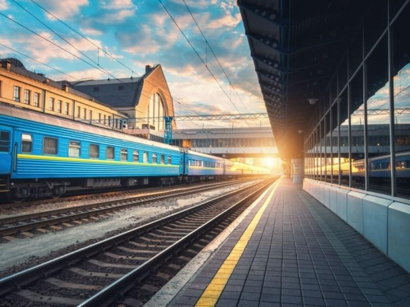 Стаття “Укрзалізниця” на літо змінює розклад приміських поїздів Київ – Фастів Ранкове місто. Донбас