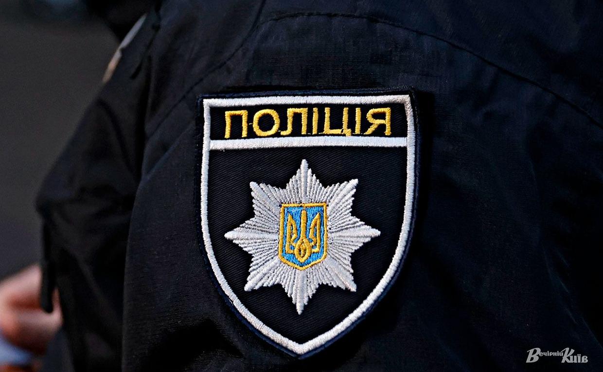 Стаття Три доби без води та їжі на балконі: київські патрульні врятували песика. ВІДЕО Ранкове місто. Донбас