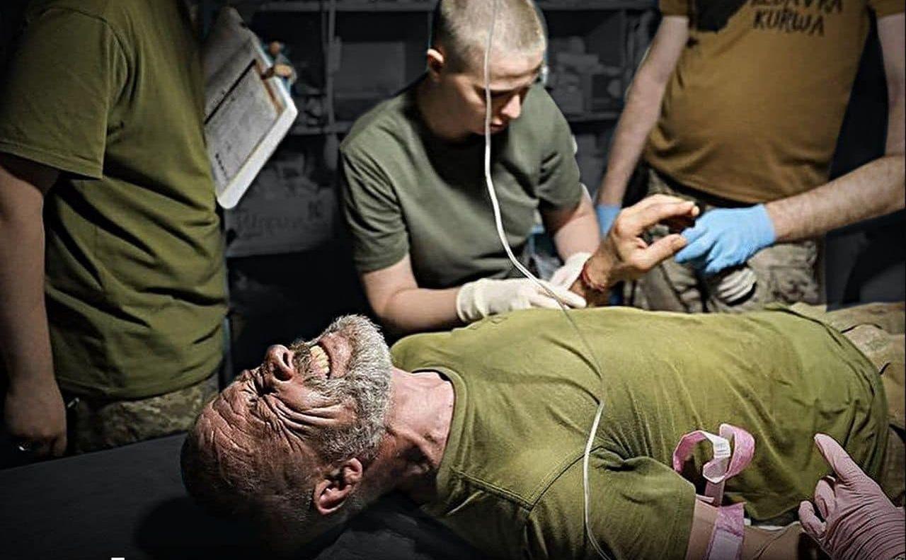 Стаття Уряд дозволив бойовим медикам переливати кров на догоспітальному етапі Ранкове місто. Донбас