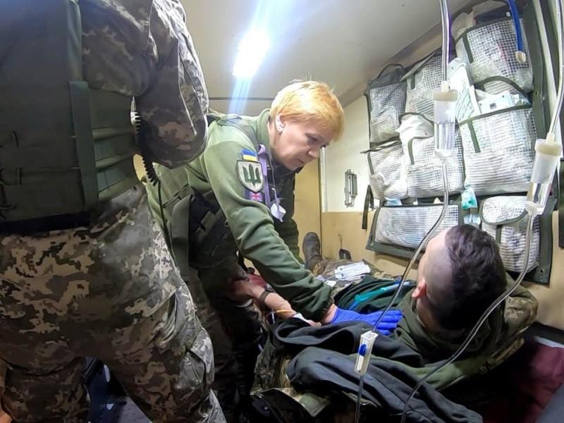 Стаття Чи зможуть жінки-медики, які з 1 жовтня стають на військовий облік, виїжджати за кордон: відповідь Ранкове місто. Донбас