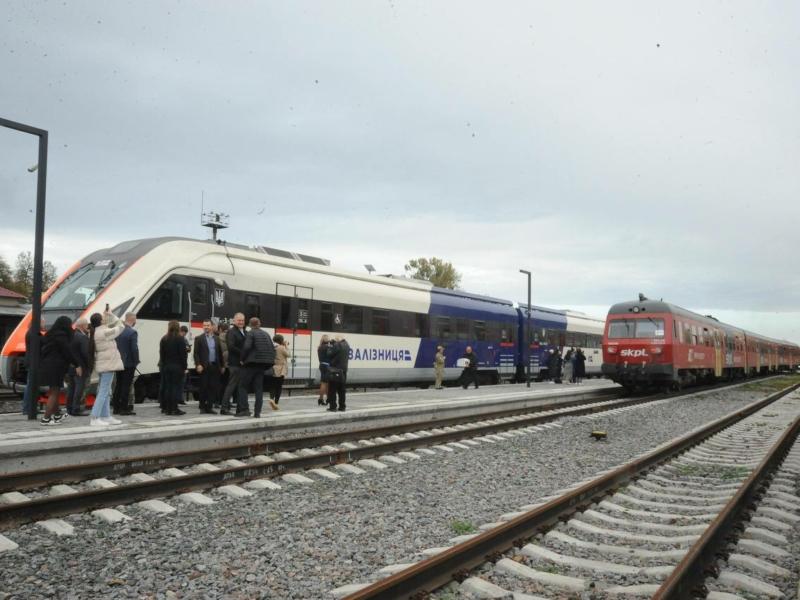 Стаття Маршрут нового поїзда з Варшави подовжили до Чернівців Ранкове місто. Донбас