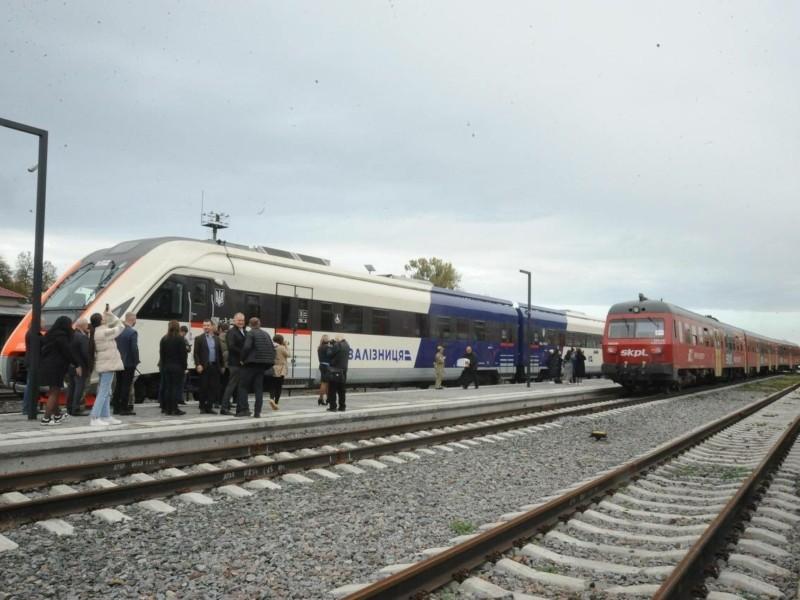 Стаття “Укрзалізниця” змінює тарифи на деякі міжнародні поїзди Ранкове місто. Донбас
