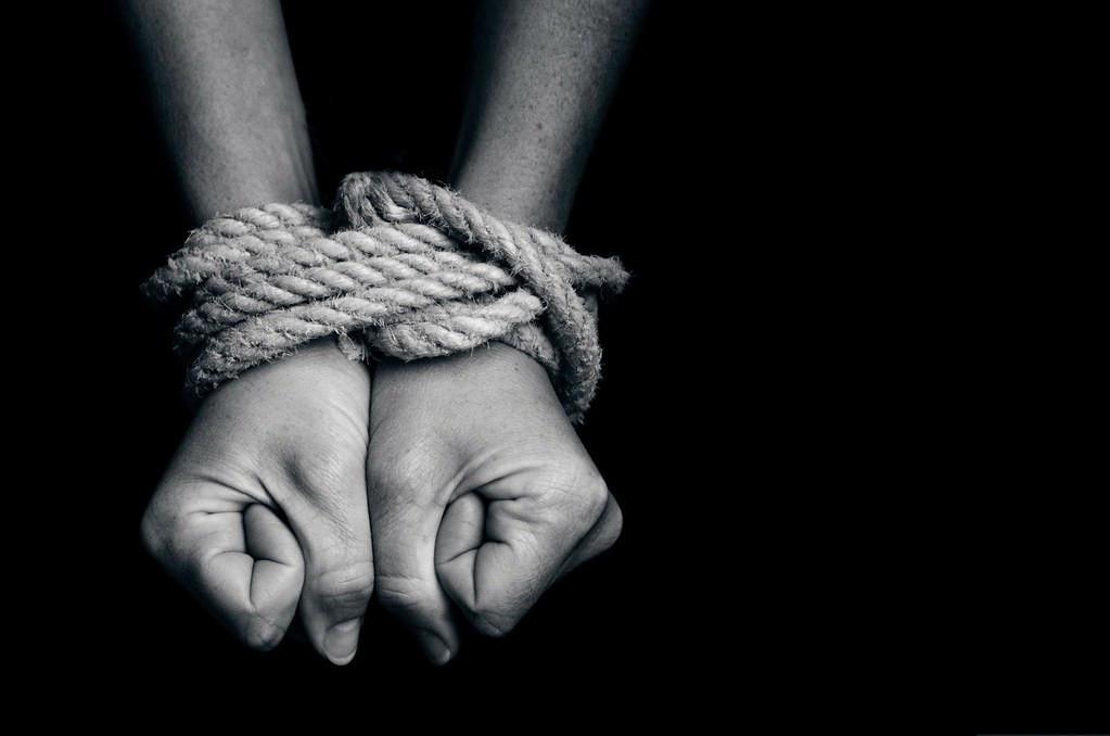 Стаття Статус постраждалого від торгівлі людьми в окупації можна оформити строком до двох років Ранкове місто. Донбас