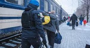 Стаття Введено новий графік поїздів для евакуації мешканців Донеччини до Житомирщини Ранкове місто. Донбас