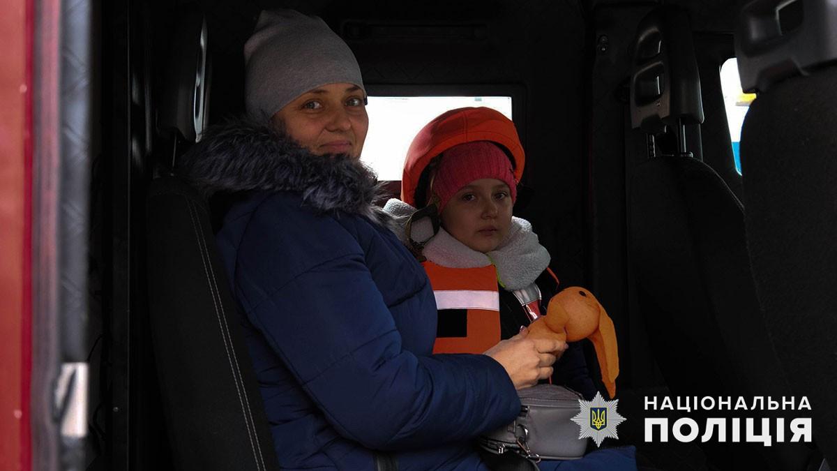 Стаття З Мар'їнської та Очеретинської громад евакуювали всіх дітей Ранкове місто. Донбас