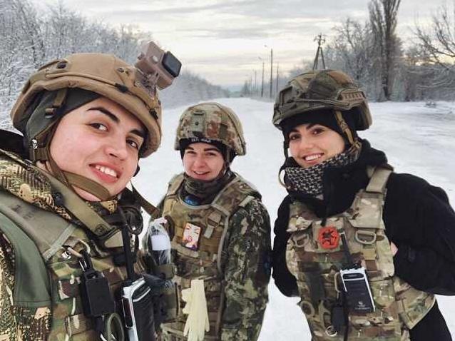 Стаття У Збройних силах служать понад 45 тисяч жінок-військових Ранкове місто. Донбас