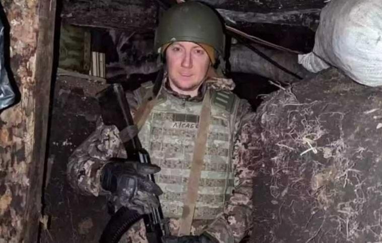Стаття Служить піхотинцем на першій лінії оборонии Ранкове місто. Донбас